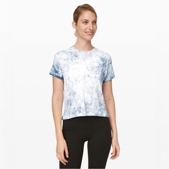Lululemon breeze by short sleeve crop shirt top 8 - Picture 1 of 5